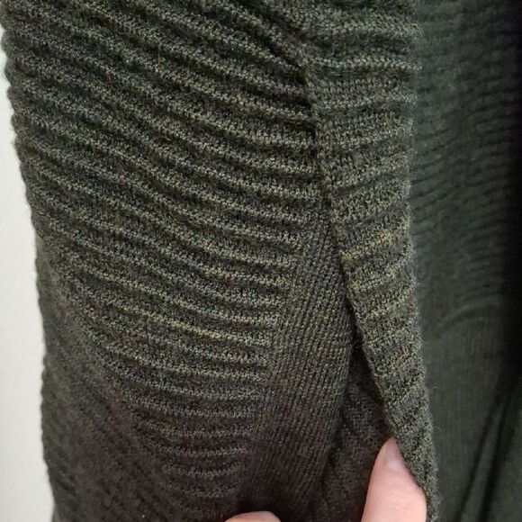 Lululemon Cardigan Sweater Womens Dark Green Size M-L (no tag) Long Sleeves Warm - Picture 4 of 9